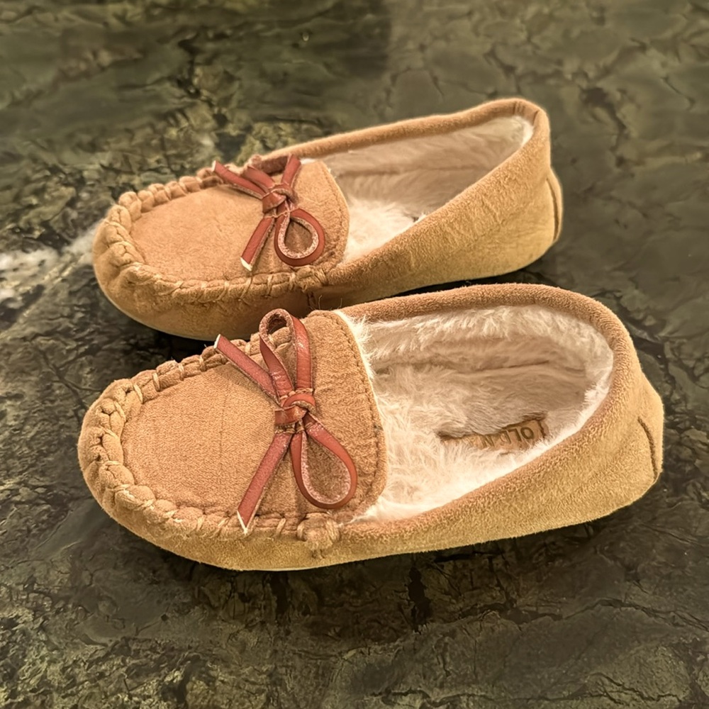 Old Navy Kids Moccasin Slippers - Great condition